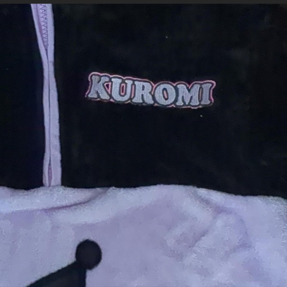 Adorably cozy official Sanrio Kuromi fleece pullover Size XL - Picture 6 of 8